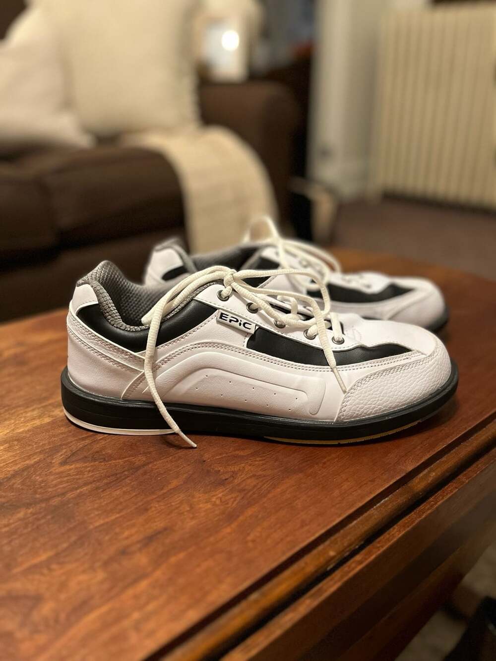 Epic Men's Ares Sail Black Right Hand Bowling Shoes